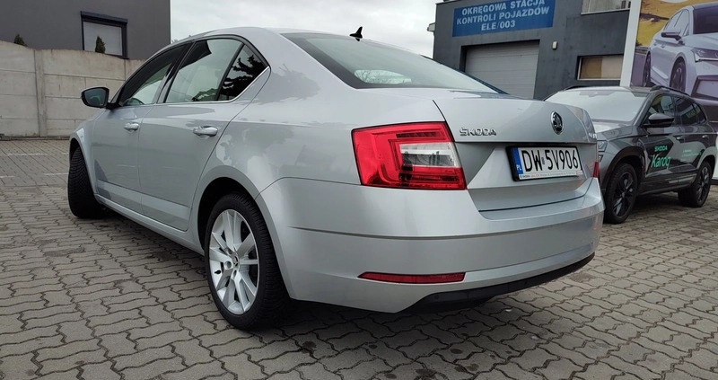 Skoda Octavia cena 63900 przebieg: 171500, rok produkcji 2018 z Gryfice małe 211